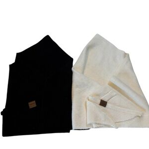 Yakee Wrap Shaws with loop closure in Black & Ivory Soft NWOT